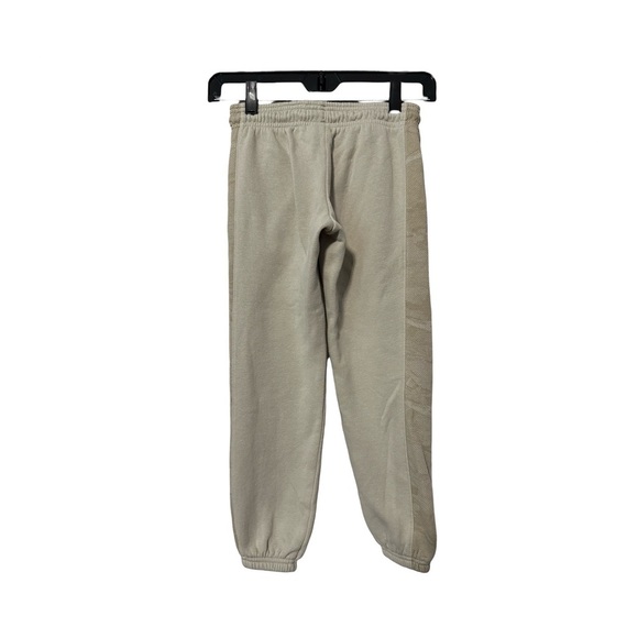 Boys Under Armour tan joggers size YSM - Picture 2 of 4